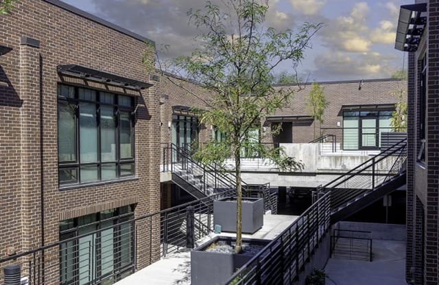 21 and View photos photos 21 and View photos photos