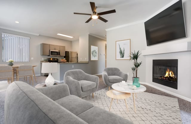 Miramonte and Trovas Apartments Gallery 4