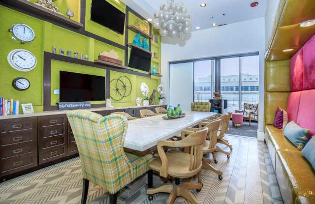 800 Tower Gallery 3