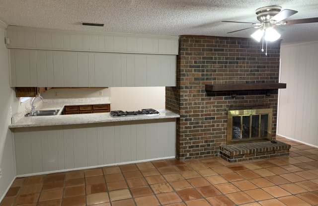 1405 Springbrook Gallery 4