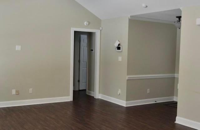 816 Stoneview Drive Gallery 3