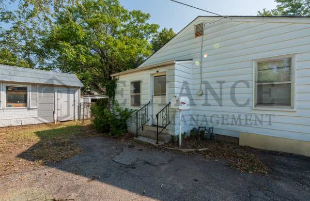1702 West Esthner Avenue Gallery 3