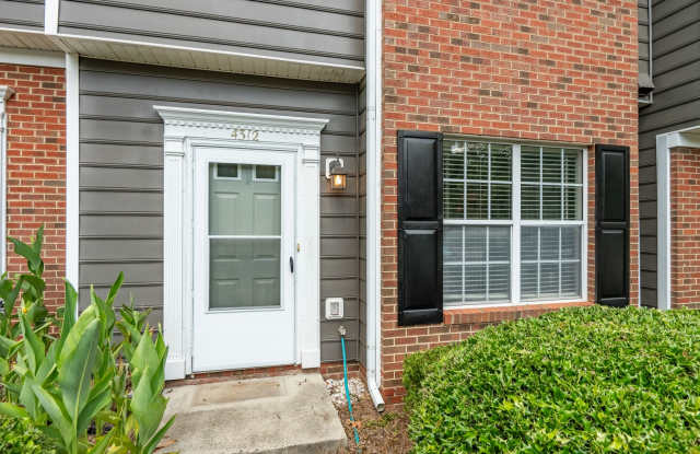 **Move in Special** Townhome in North West Raleigh: Available Now Gallery 3