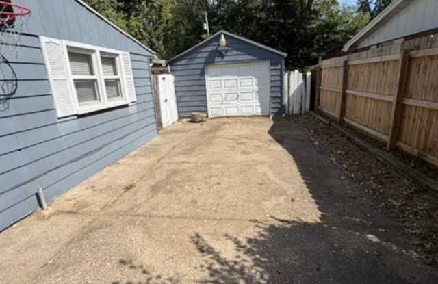 2712 South Saint James Boulevard, Evansville, Indiana 47714 Gallery 3