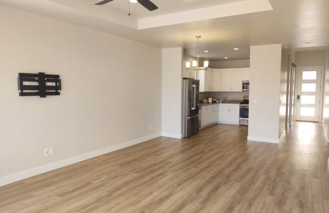 1 Bedroom + Den 1.5 bath 2 Car Garage VIEWS & VIEWS! photos photos 1 Bedroom + Den 1.5 bath 2 Car Garage VIEWS & VIEWS! photos photos