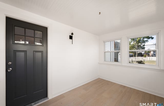3 Devon Avenue Gallery 4