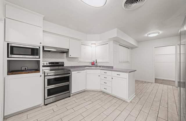 Spacious 3BR/2BA Near the Park! Gallery 3