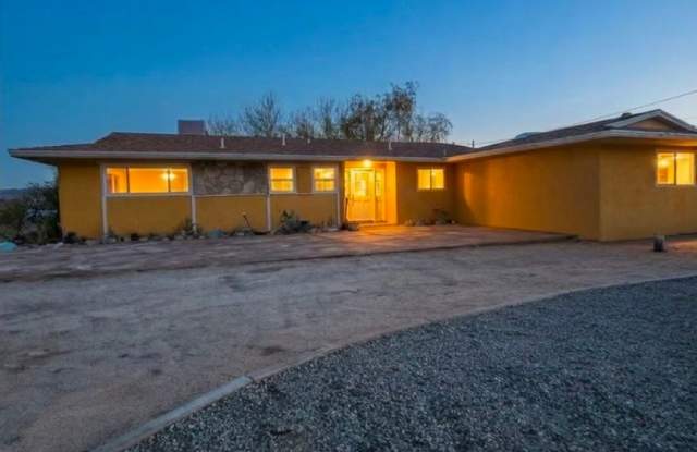Great 3 Bedroom 2 Bathroom Home with Beautiful Views Gallery 3