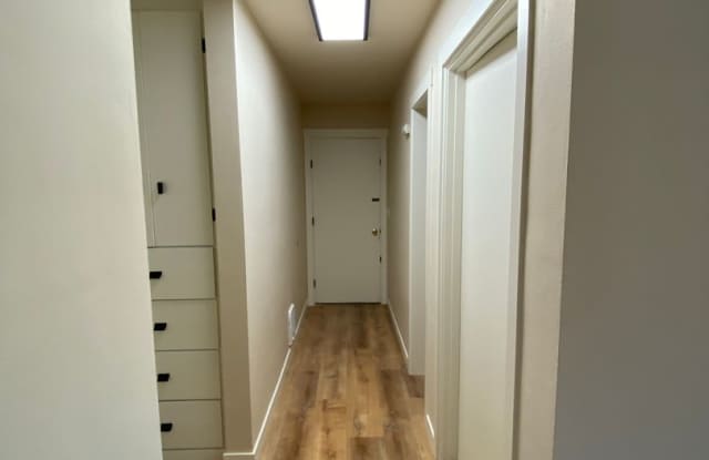 West Valley Duplex With the Kitchen Everyone Wants! Gallery 4