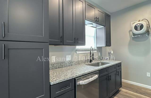 606 Brookview Dr Gallery 2