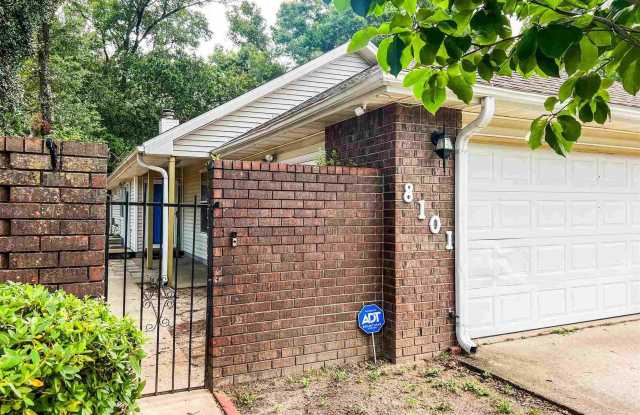 8101 Treetop Ln Gallery 2