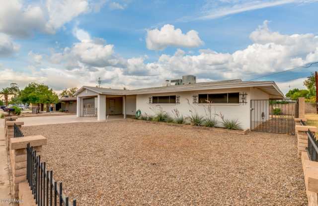 1026 E NORTHERN Avenue Gallery 2