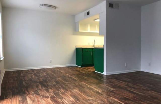 2302 Durwood Street Gallery 2