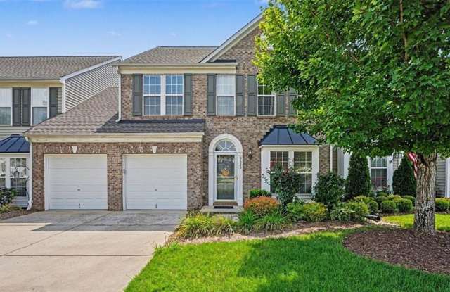 Beautiful townhome in Concord Gallery 1