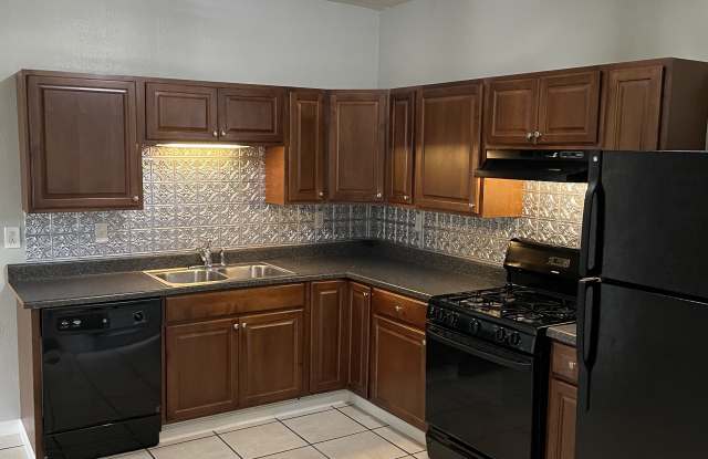 419 Grace St Gallery 2