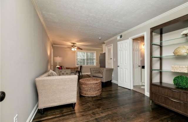 21 Delmont Drive NE # 1 Gallery 4