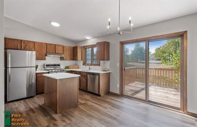 4 Bedroom Home in Eagan - 4467 Slater Road, Eagan, MN 55122