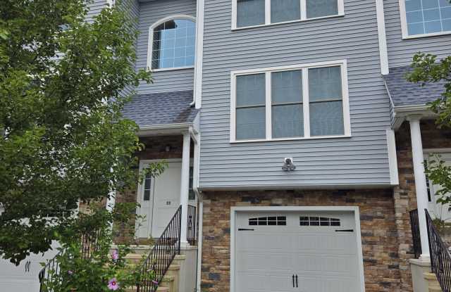 22 Short Oak Drive - 22 Short Oak Drive, Fairfield County, CT 06804