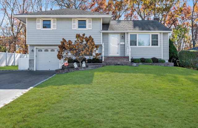 42 Shirley Court - 42 Shirley Court, Smithtown, NY 11725
