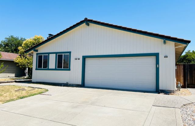 Beautiful 4 Bed + 2 Bath Dublin Home - Spacious Floor plan. Great Schools  Location!! - 8379 Cypress Court, Dublin, CA 94568