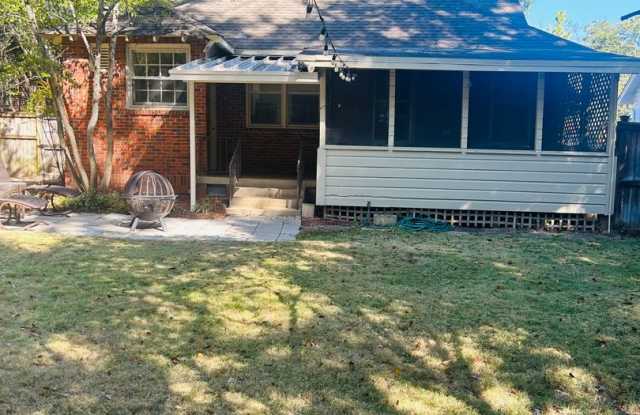 Cute Home in Old Cloverdale photos photos