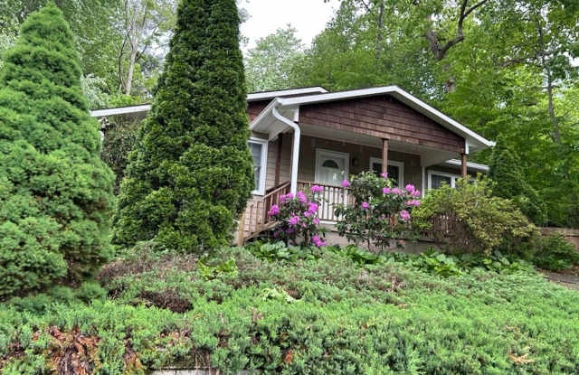 Black Mountain Rentals- Close to Lake Tomahawk and Black Mountain Golf Course photos photos