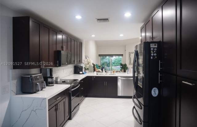 1575 Zenith Way Gallery 4