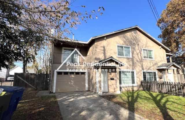 Nice Curtis Park 3bd/2.5ba Townhome! - 2930 31st Street, Sacramento, CA 95817
