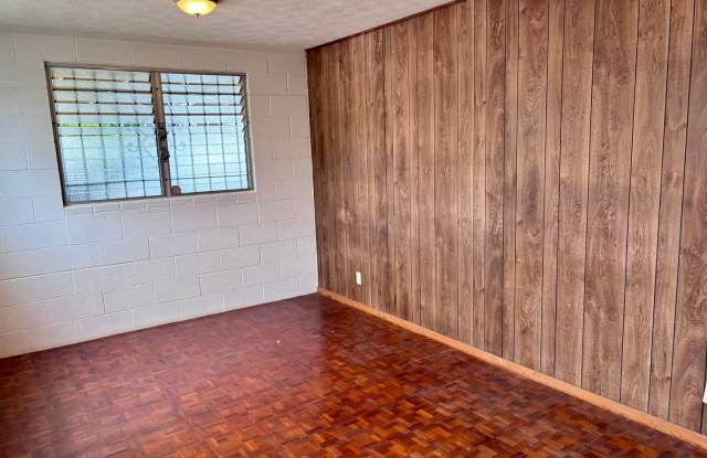 Available September 9, 2026 | A 3 Bedroom + Den, 1.5 bath duplex with 2 parking nested in Kaimuki Gallery 4