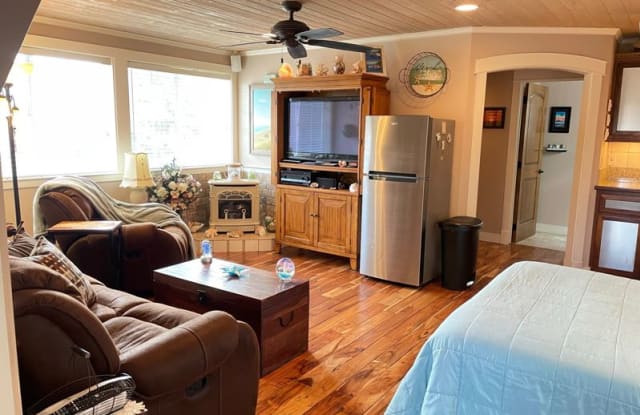 1292 S Columbus Ave - 1292 South Columbus Avenue, Medford, OR 97501