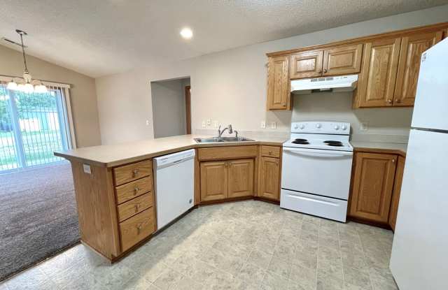 2 Bedroom, 1.5 Bath Town Home Gallery 4