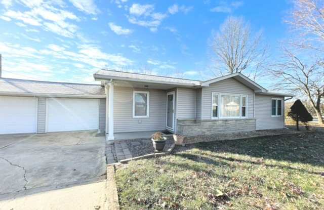 Spacious 2 bedroom/ 1 bath home with a partially finished basement photos photos