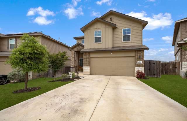 Energy-Efficient Applewood Home Near Lackland AFB - Realtor Commission: $500 photos photos