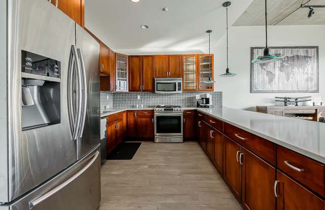 AVAILABLE NOW! Modern and Upscale 2-Bed Condo in Downtown Royal Oak photos photos AVAILABLE NOW! Modern and Upscale 2-Bed Condo in Downtown Royal Oak photos photos