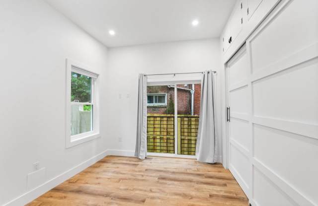 440 West Queen Lane - 1 photos photos