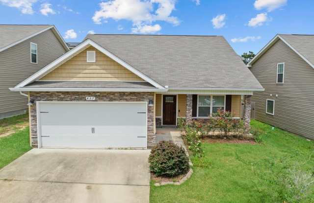 457 Eisenhower Drive - 457 Eisenhower Drive, Crestview, FL 32539