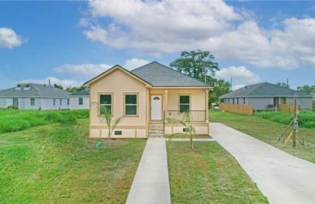 2110 MARDI GRAS Boulevard Gallery 1