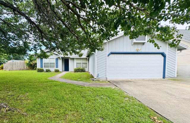Charming 3 Bedroom, 2 Bath Home with Fenced Yard and 2-Car Garage - 101 Pleasant Breeze Way, Kingsland, GA 31548