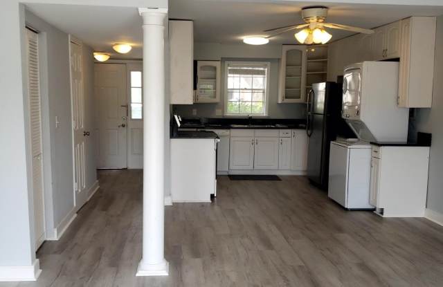 324 Lakeside Drive Gallery 4