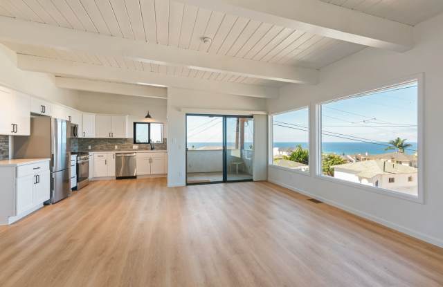 Charming Two Bed One Bath with Ocean Views Point Loma Gallery 3