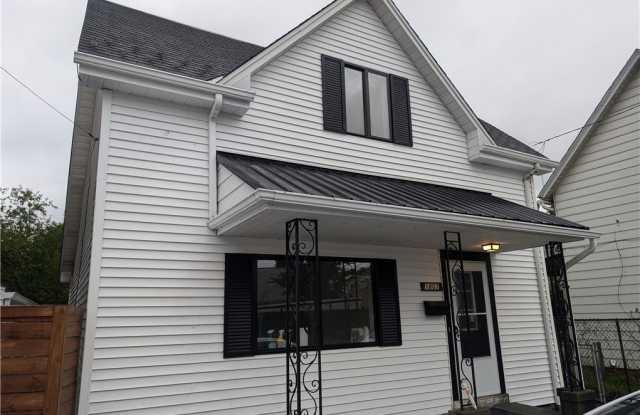 1807 Sundeman St Gallery 2