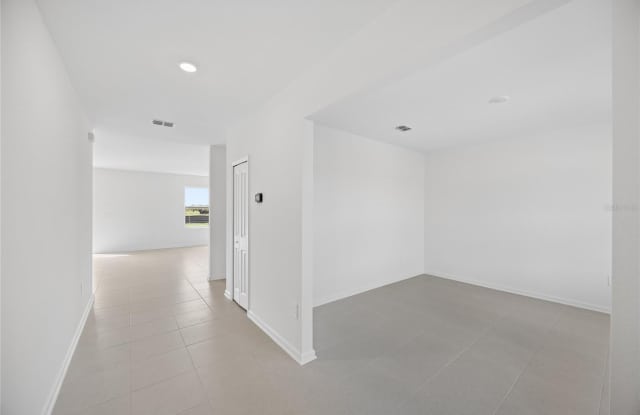 5252 WORCHESTER Drive Gallery 2