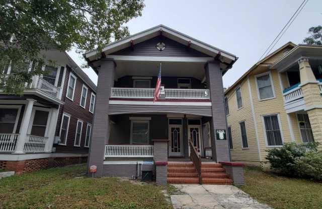 1427 SILVER Street Gallery 2