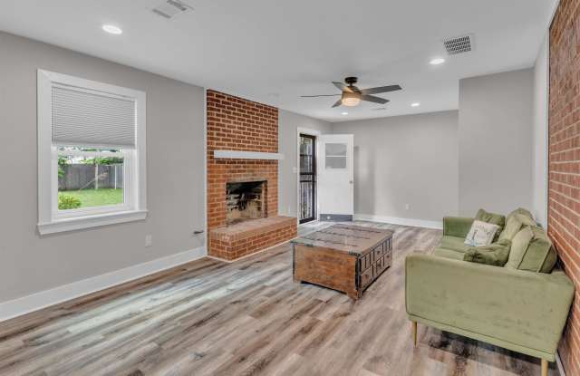 4623 S DORIS Cir S Gallery 3