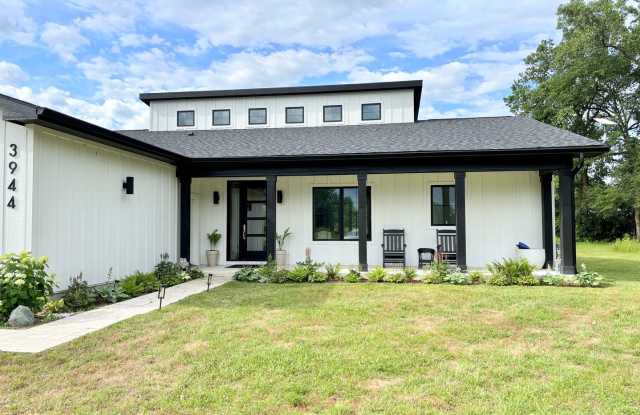 3-bedroom, 2.5 bathroom furnished home in Saint Joseph photos photos
