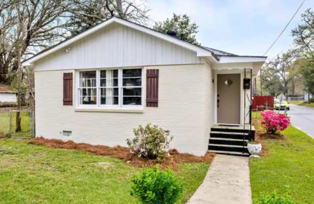 1301 E 67th photos photos