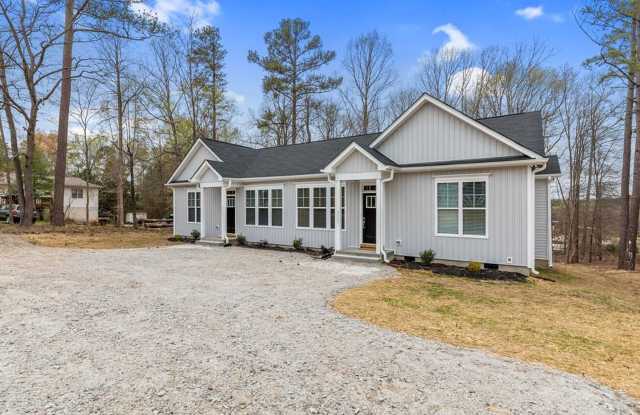 MUST SEE !! 2 Bedroom/2 Bath end unit available in Raleigh! photos photos