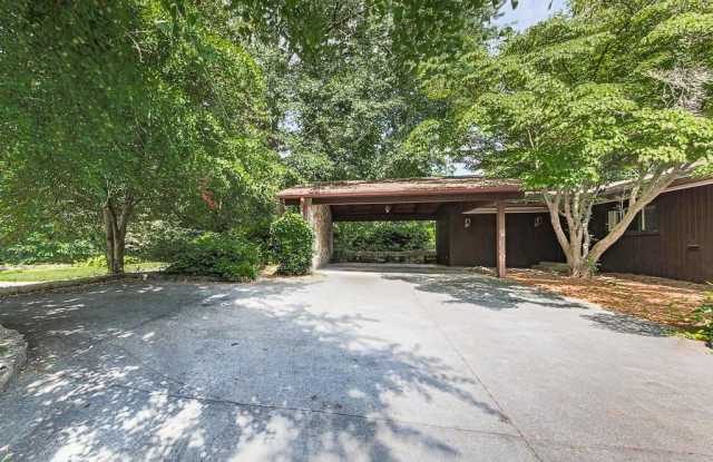378 Hillside Drive NW Gallery 2