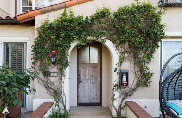 7 Sorrento Court - 7 Sorrento Court, Newport Beach, CA 92657