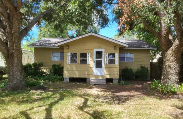 1218 Woodward Street photos photos